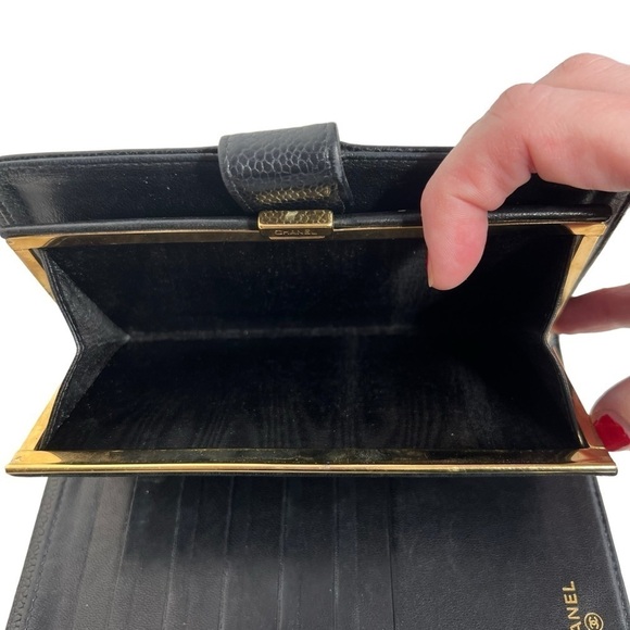 Chanel CC TImeless Caviar Bi-fold Black Wallet - Picture 8 of 13